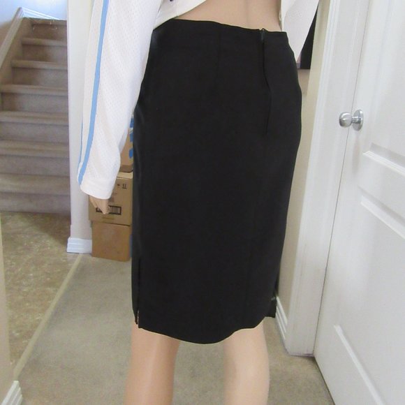 Ladies Black size 3/4 skirt M Collection - Picture 1 of 14